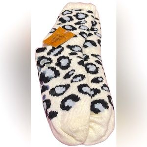 G.H. bass & Co. Women plush lined Layer Slipper Sock